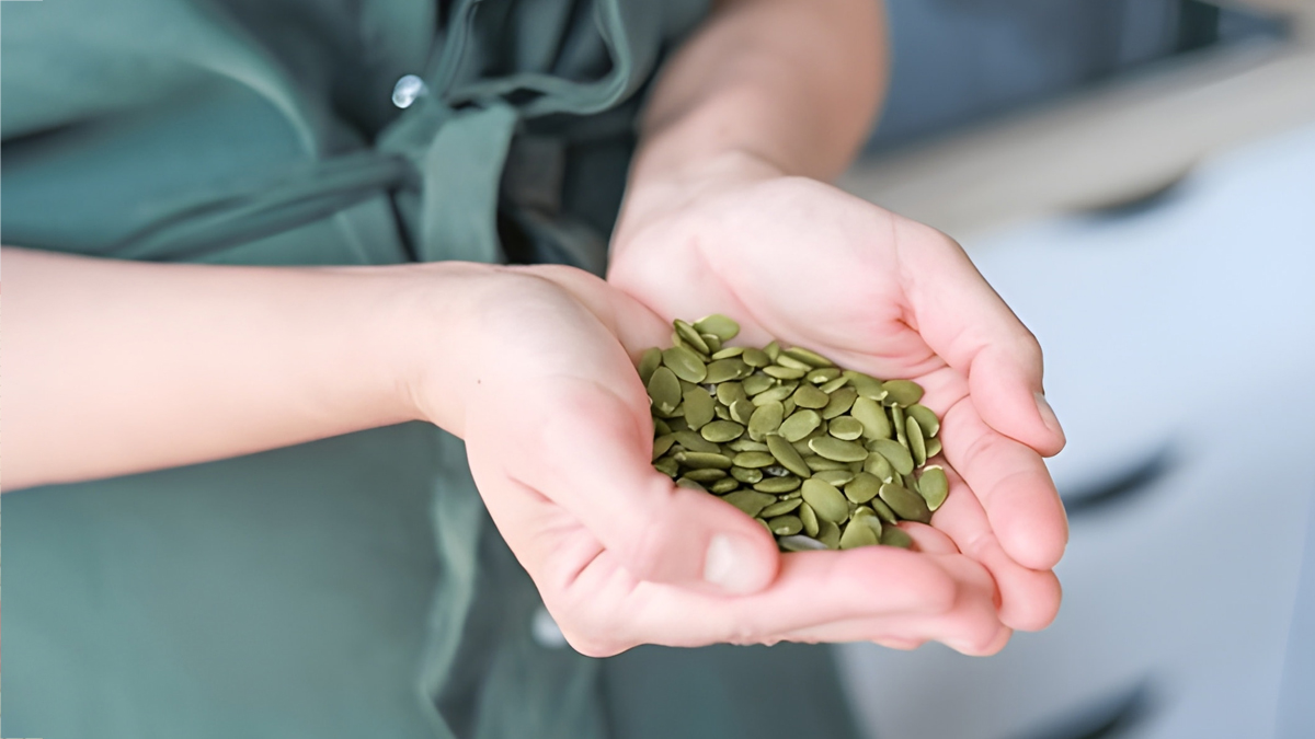 30 प्लस महिलाओं को रोजाना एक चम्मच कद्दू के बीज क्यों खाने चाहिए?