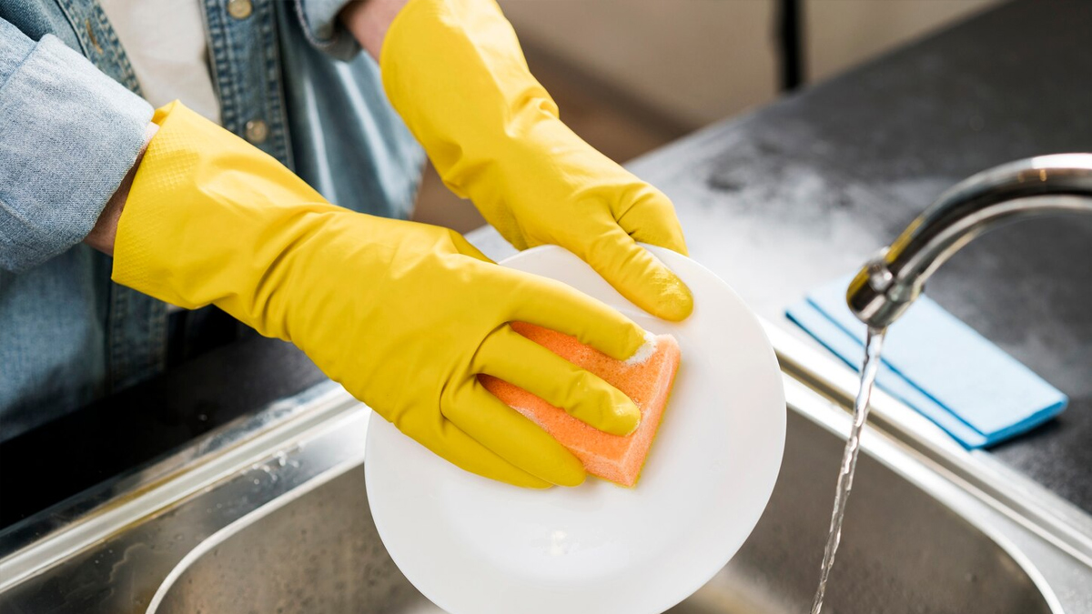 glass utensils cleaning tips