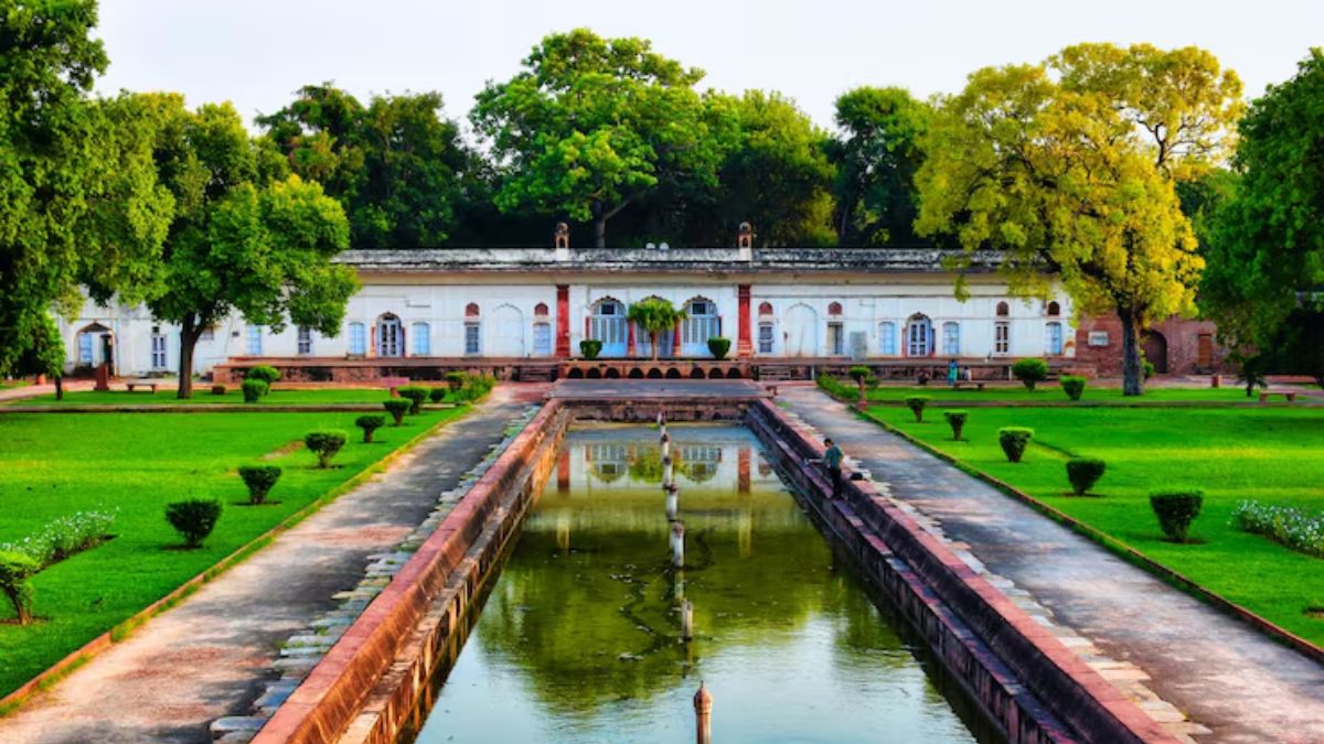beautiful mughal gardens of india (1)
