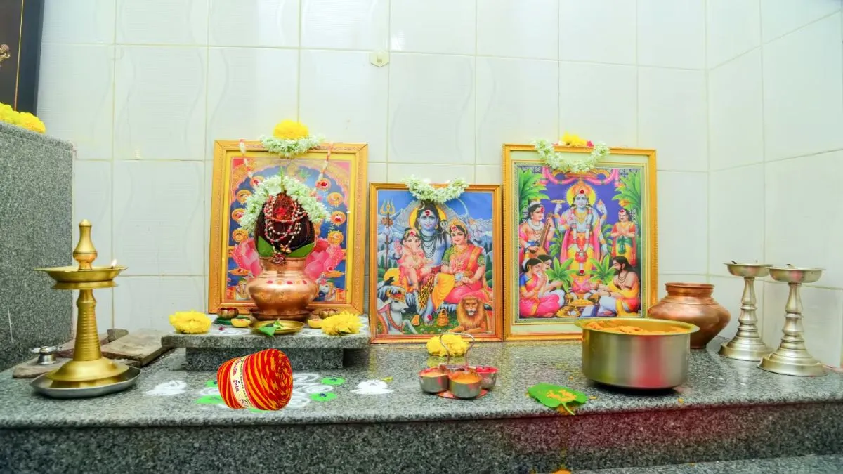 ghar ke mandir mein kalawa rakhne ke niyam