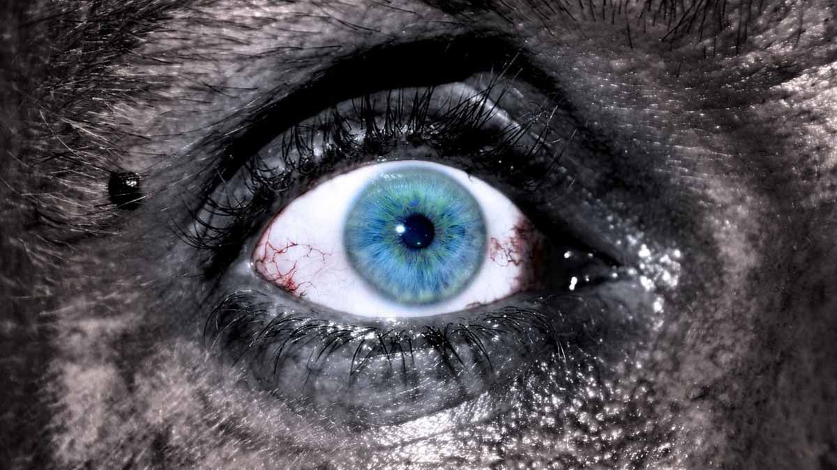 plain black or rock salt which is more beneficial to remove evil eye