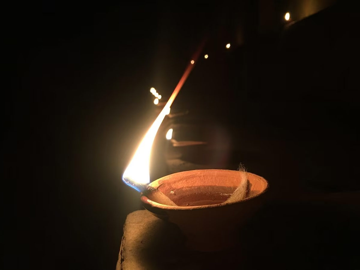 dev diwali ke din kitne diye jalane chahiye