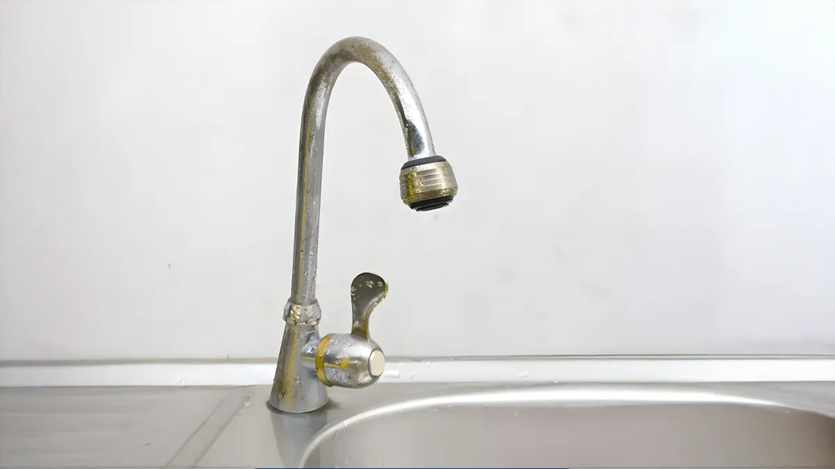 How to clean rusty kitchen faucets