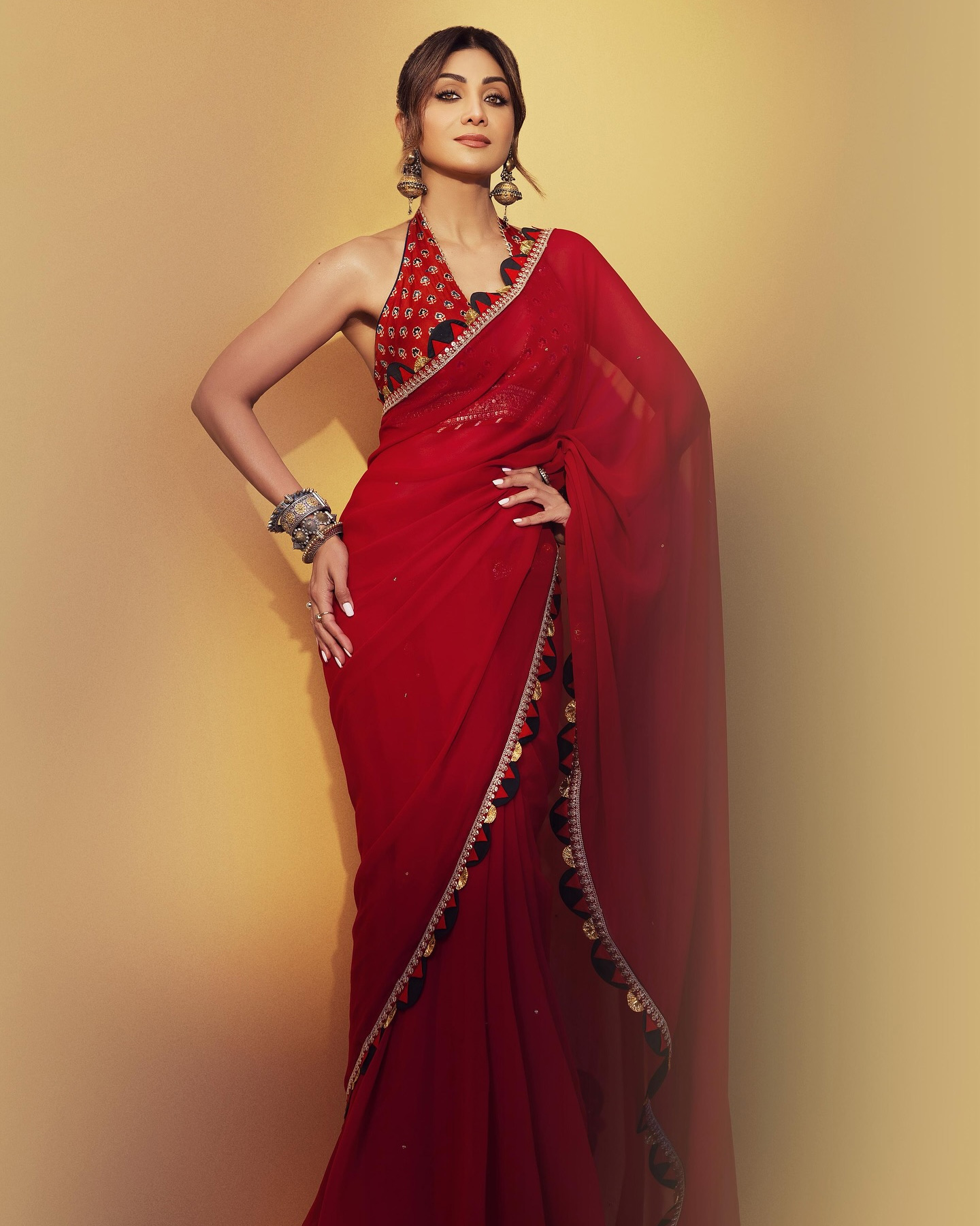 shilpa shetty red saree