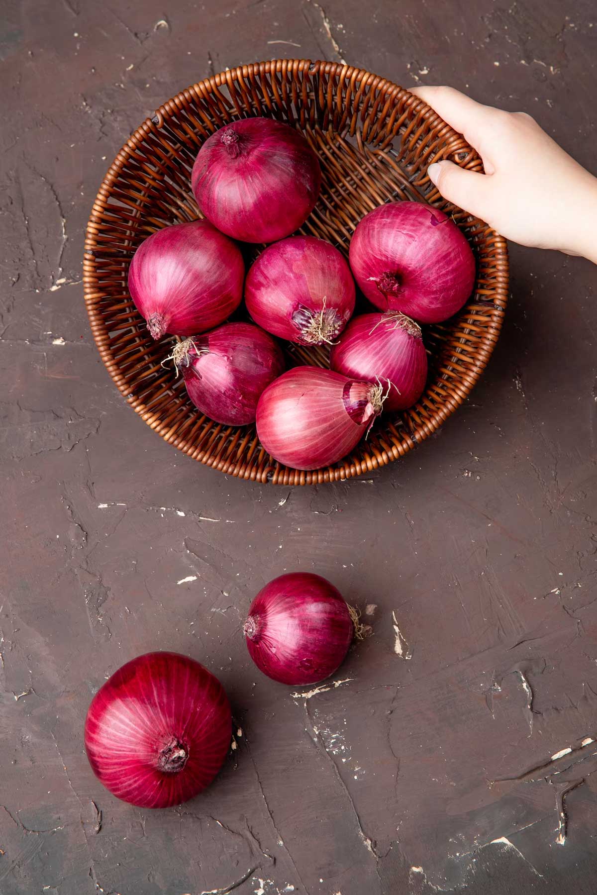 Storing onions safely