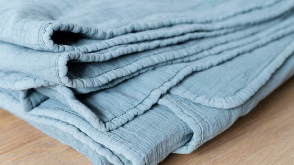 blanket market in delhi (1)