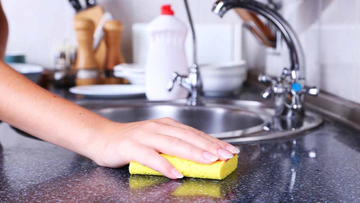 kitchen slab kaise saf karein