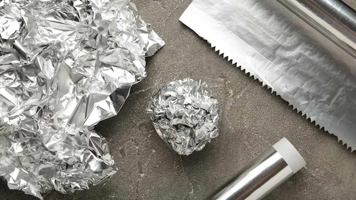 how to clean gas stove burners With toothpaste