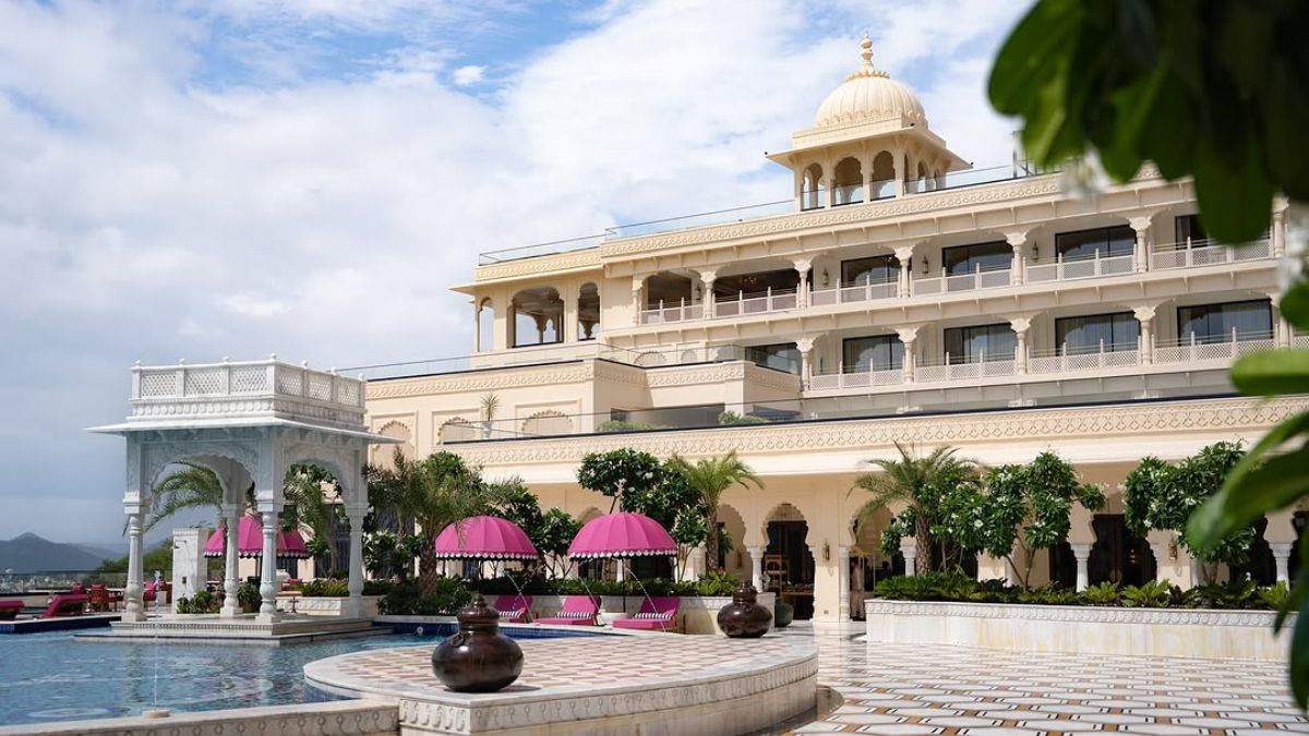 udaipur fairmont palace for wedding (2)