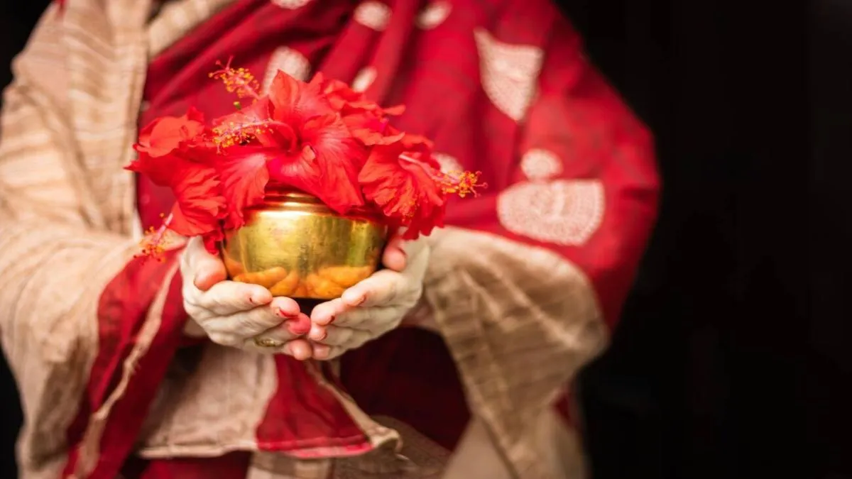 keep these three things in copper pot for money