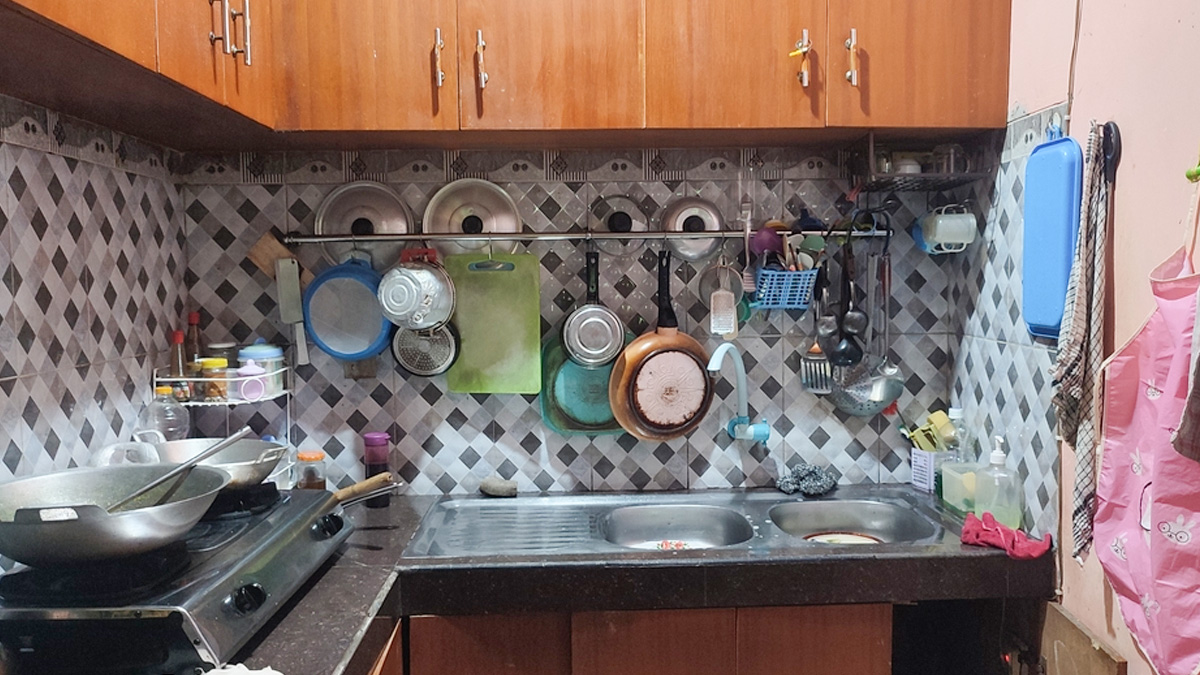 how to clean sticky kitchen rack