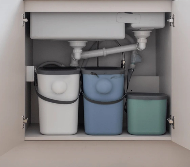 never place dustbin inside kitchen