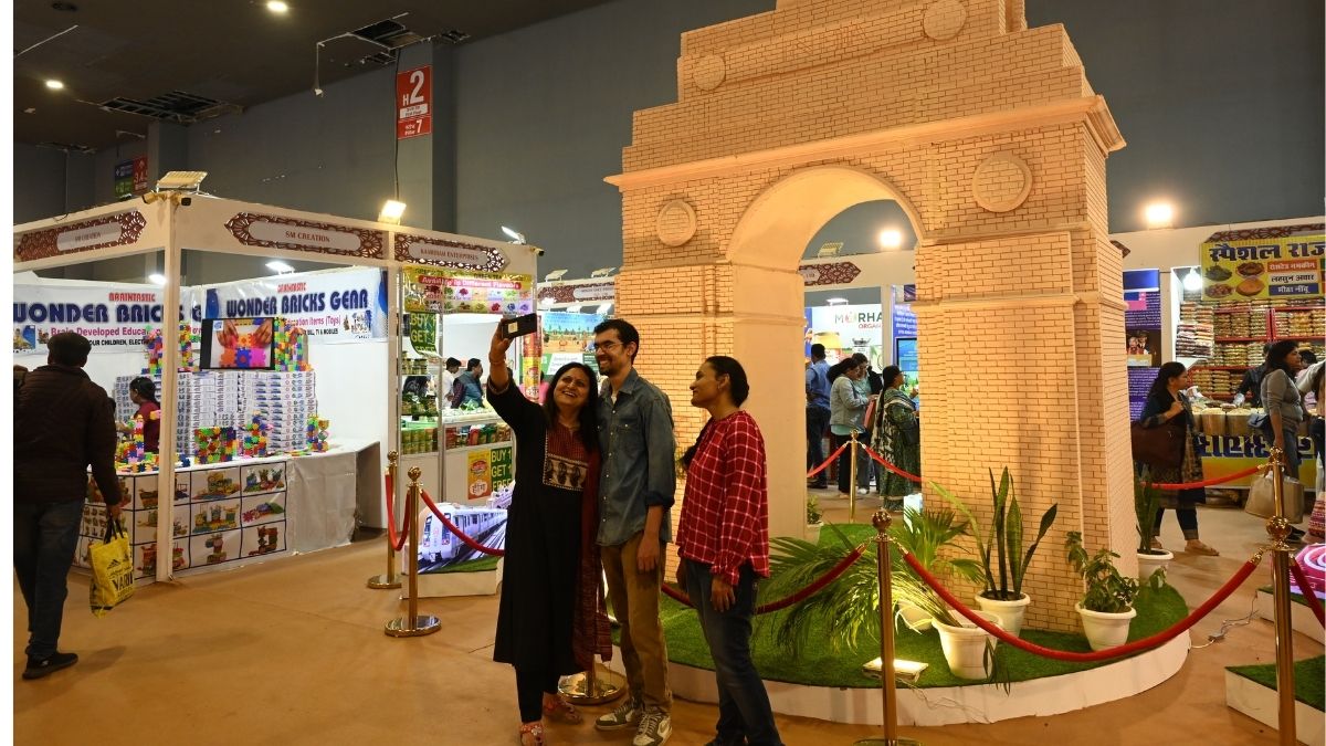 international stalls in delhi trade fair