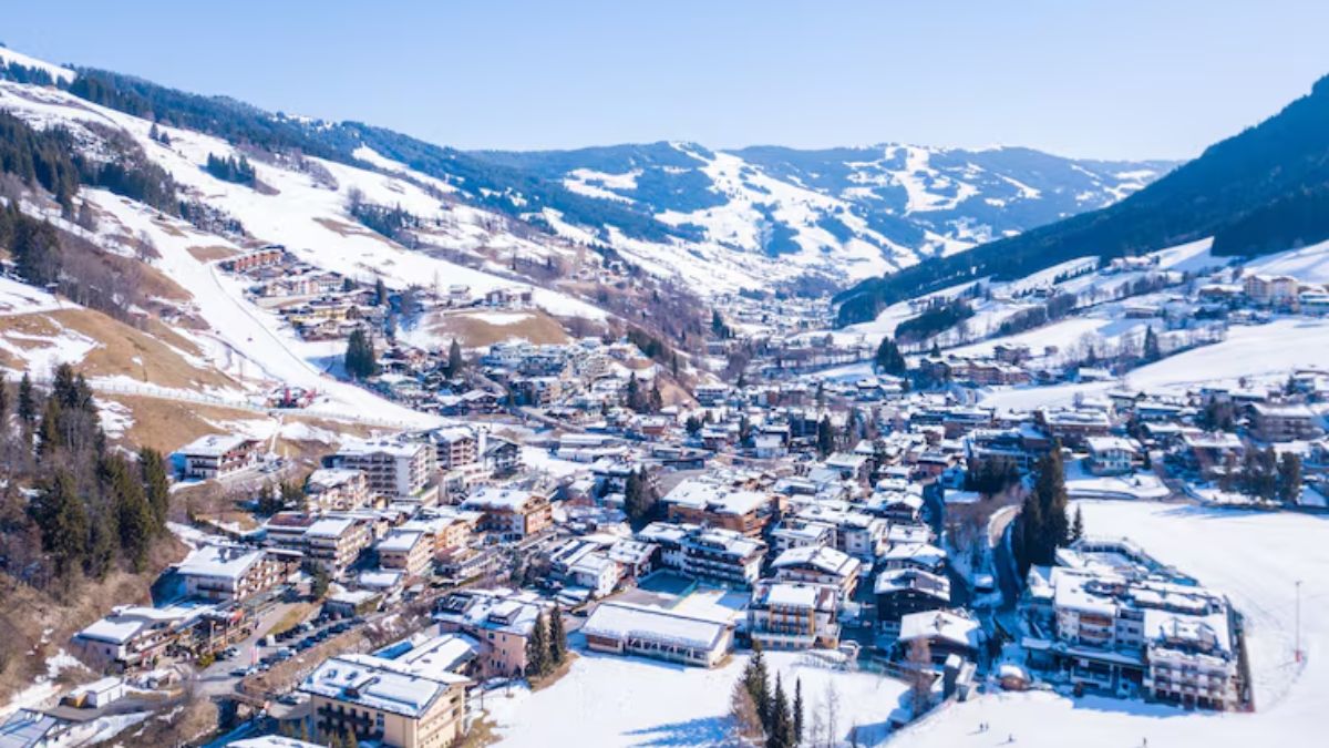 snowfall in gulmarg (2)