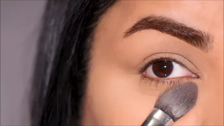 how-to-stop-eyeliner-smudge