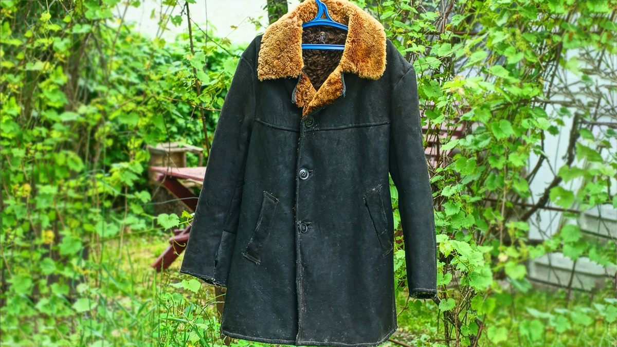 महंगे ड्राई क्लीनिंग के खर्च से मिलेगी राहत, सिर्फ 10 रुपये में बनाएं यह 1 खास घोल; ऊनी कोट, शॉल और जैकेट पर लगे तेल-चिकनाई के दाग होंगे फटाफट साफ