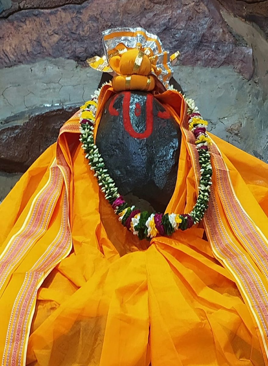 story of giriraj jivya mandir at radha kund
