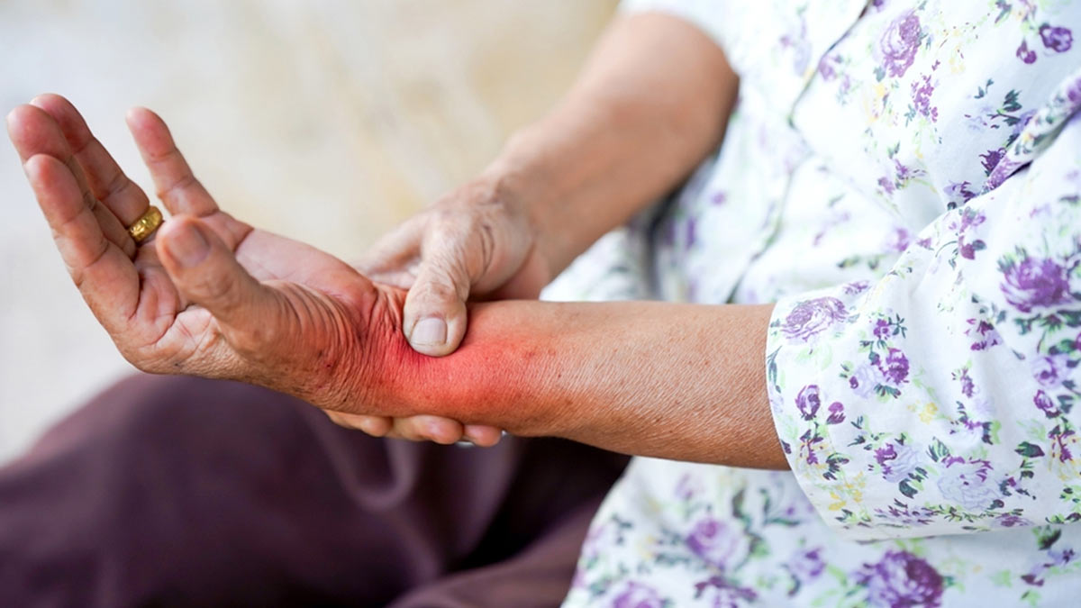 कई बीमारियों की वजह बन सकती है शरीर में बढ़ रही है यह 1 चीज, इन फूड्स को खाने से हो सकती है कम