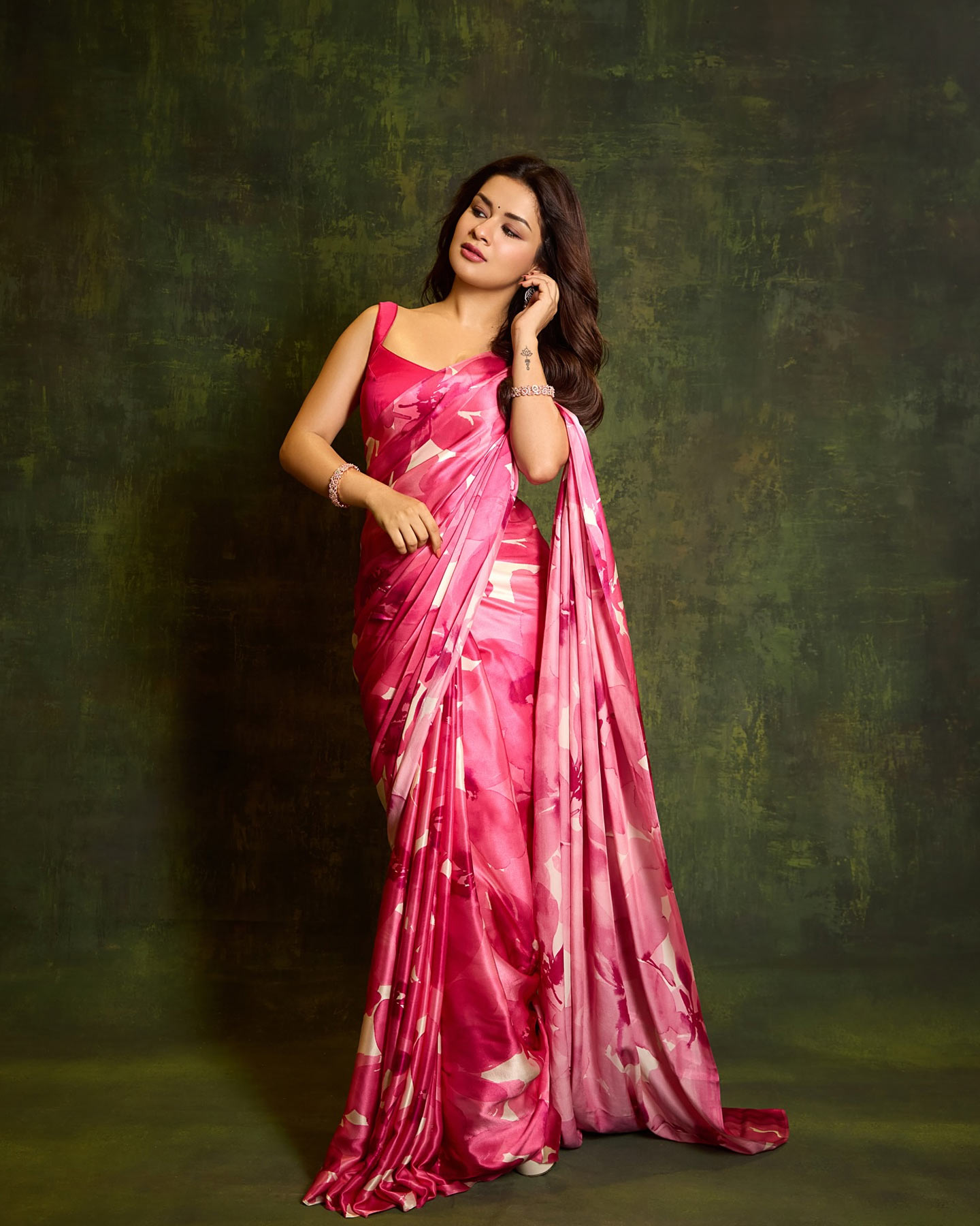 avneet saree