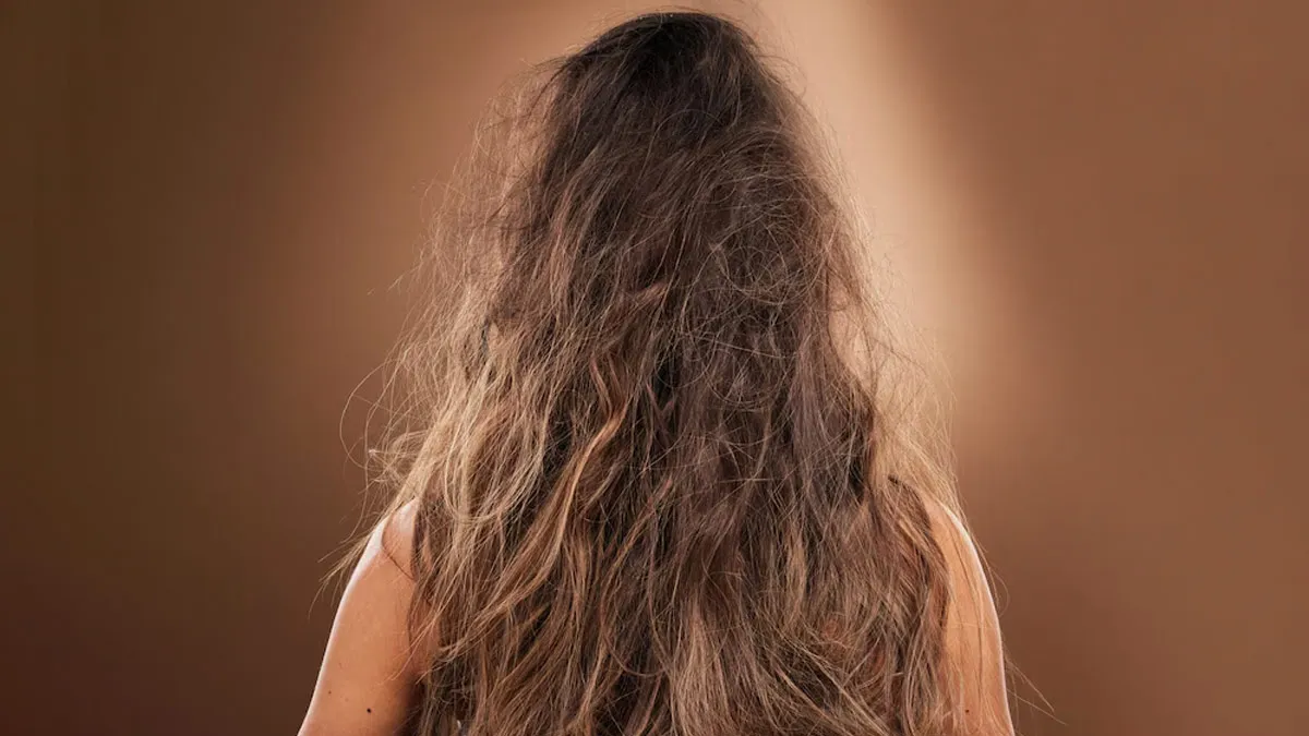 Frizzy hair ko smooth kaise banaye