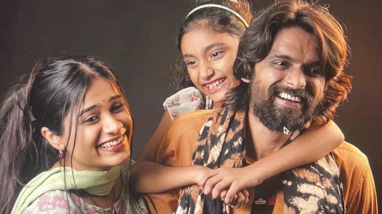 Laalo Krishna Sada Sahaayate