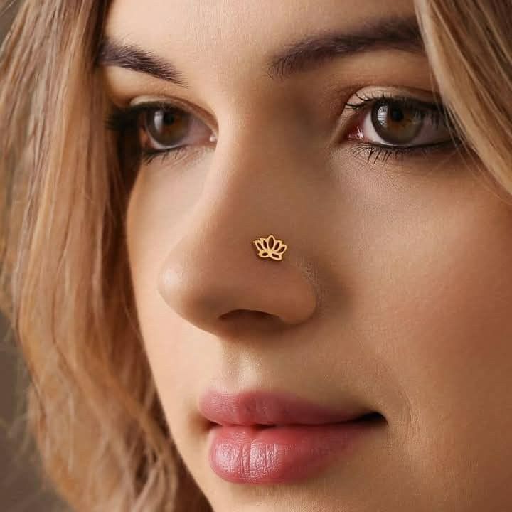 gold nose pins