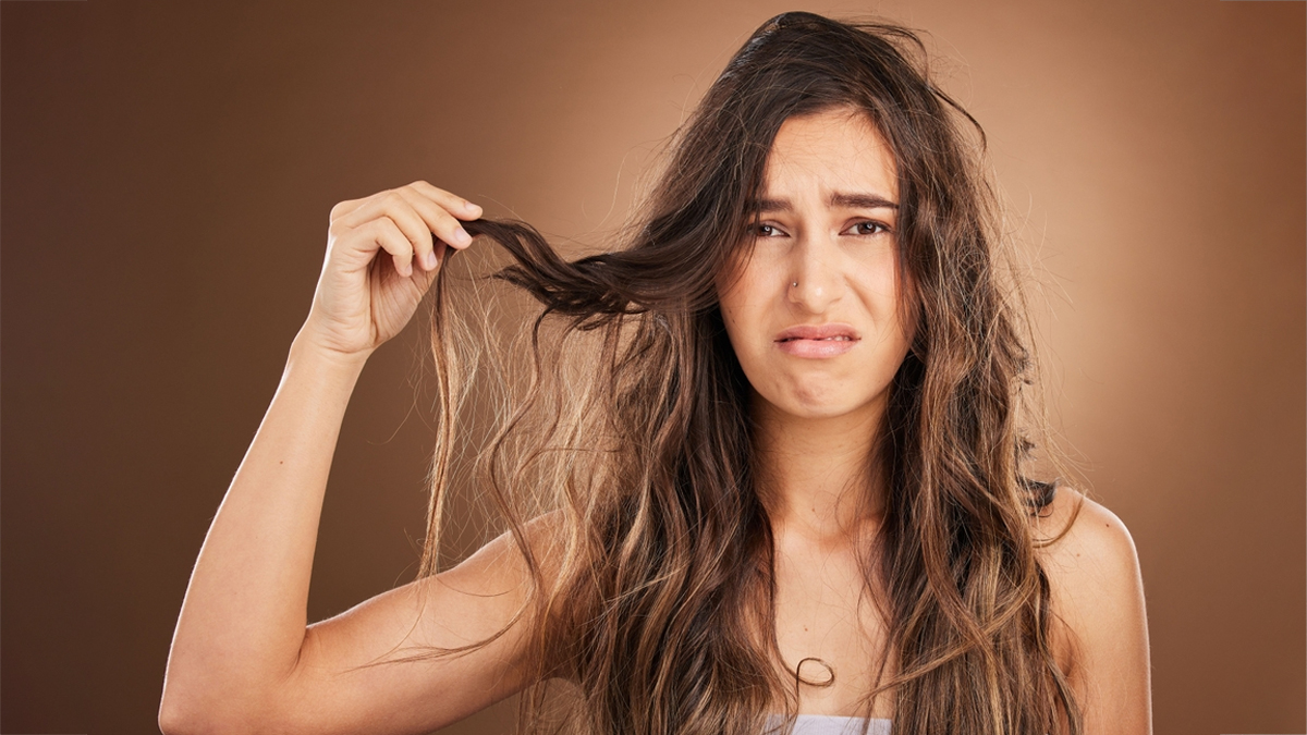 Winter Hair Care: सर्दियों में झाड़ू जैसे बालों को ठीक करता है यह 1 उपाय, Hair Fall भी होगा बंद!