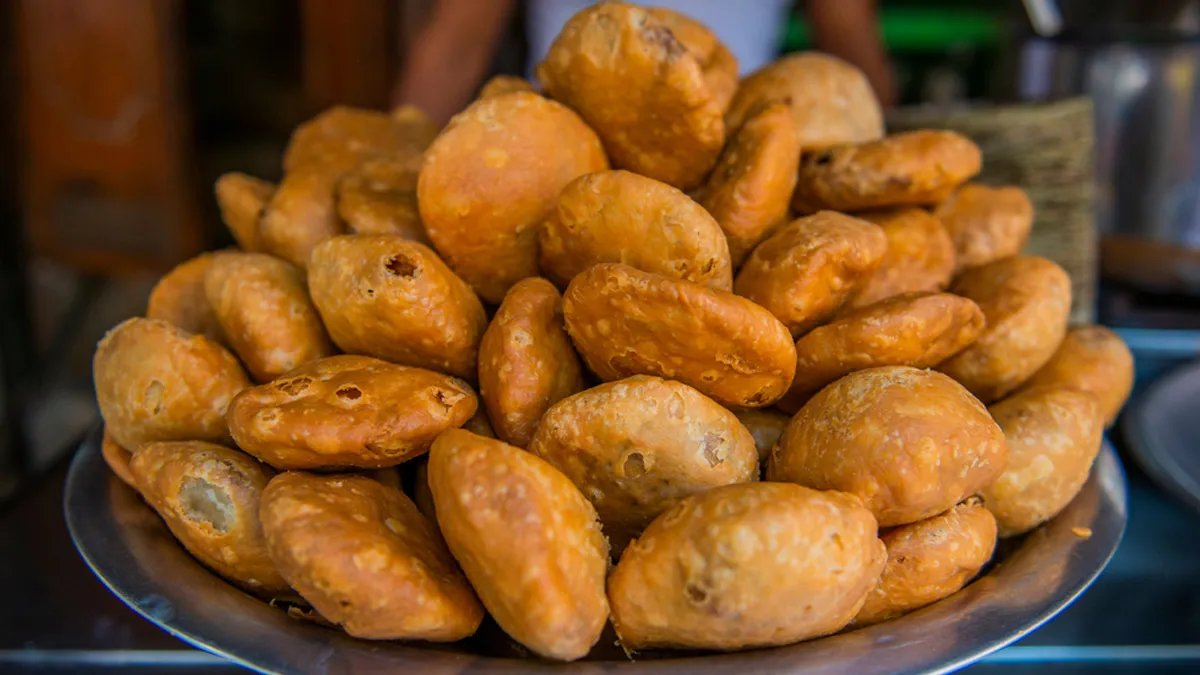 Crispy Rava Kachori recipe in hindi