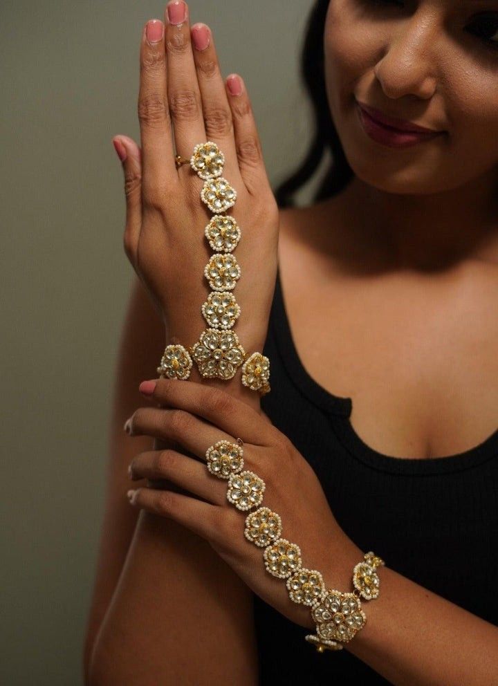 gold plated hathphool designs brides