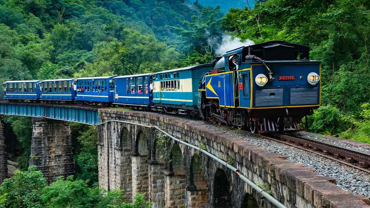 why some trains have two engines know high altitude railway lines