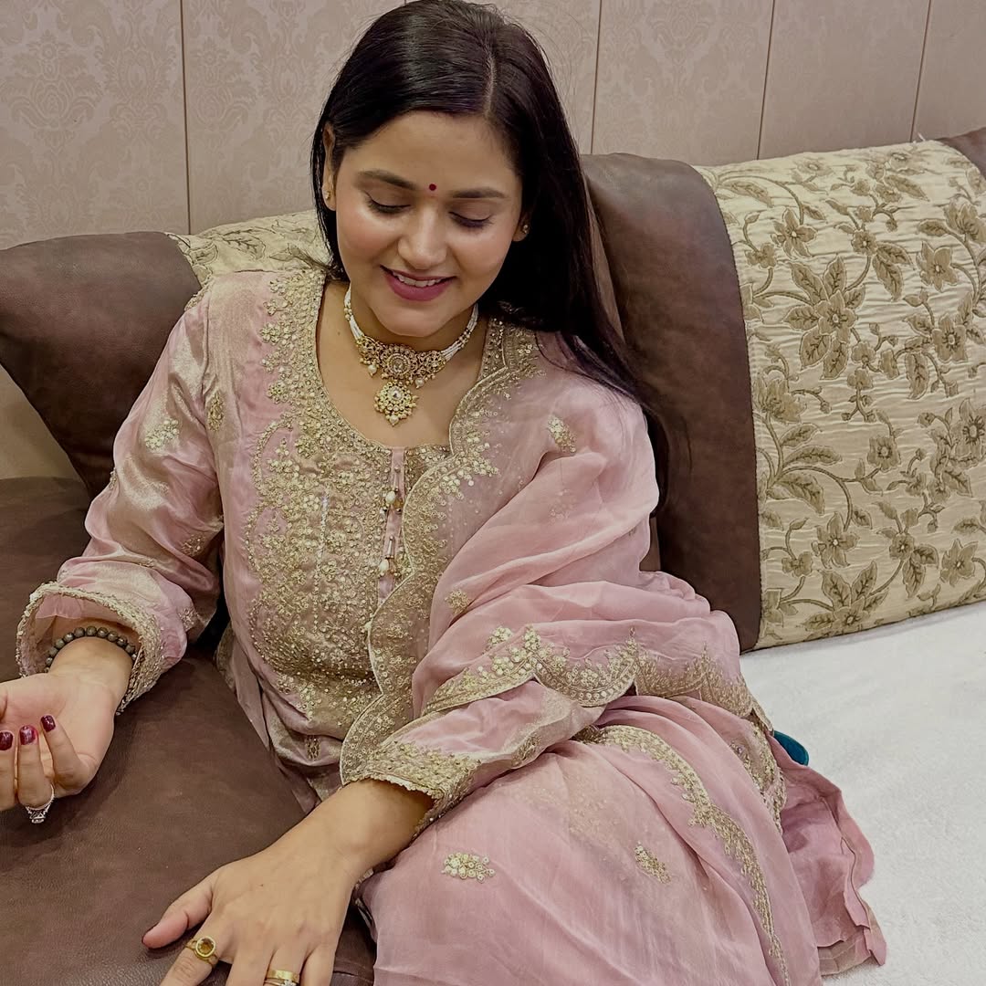 kathavachika nidhi saraswat going to marry chirag upadhyay who is son of bjp leader