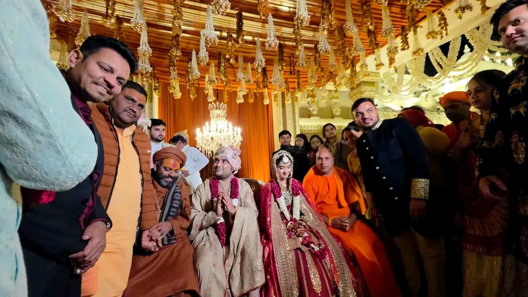 Indresh Upadhyay wife Shipra Sharma