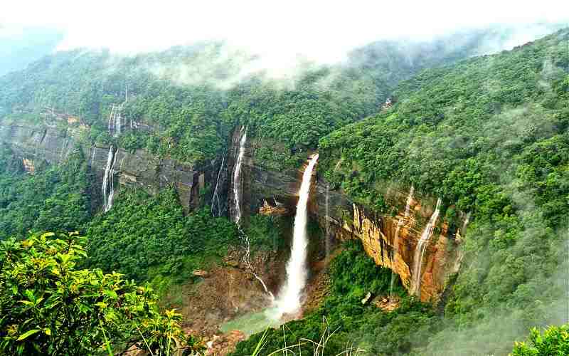 top 5 beautiful waterfalls places in india must visit in winterss