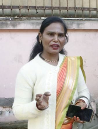 kathavachak aniruddhacharya controversial statement on 25 year old girls meera rathore filed a case