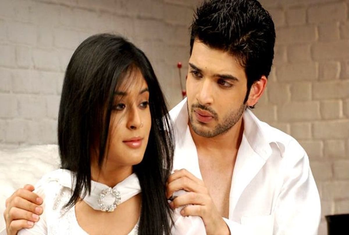 kritika kamra relation with karan kundrra