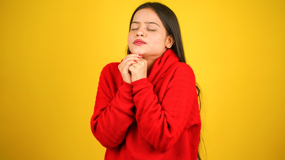 vitamin deficiency causes cold feeling