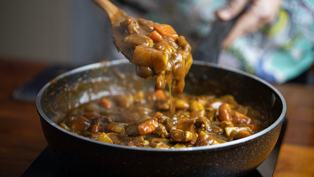 Winter Kitchen Hacks: ठंड में सब्जी की ग्रेवी जल्दी हो जाती है गाढ़ी? अपनाएं ये आसान हैक्स, स्वाद हो जाएगा दोगुना
