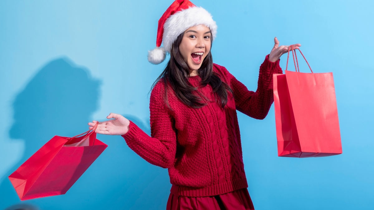 Christmas Shopping in Delhi: दिल्ली की इन 3 मार्केट्स में करें सस्ते और स्टाइलिश कपड़ों की शॉपिंग