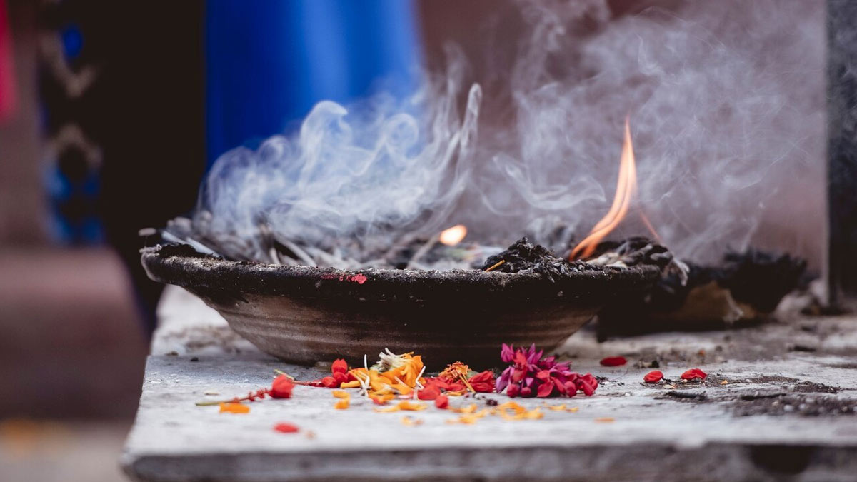 hawan ki rakh ka kya karen