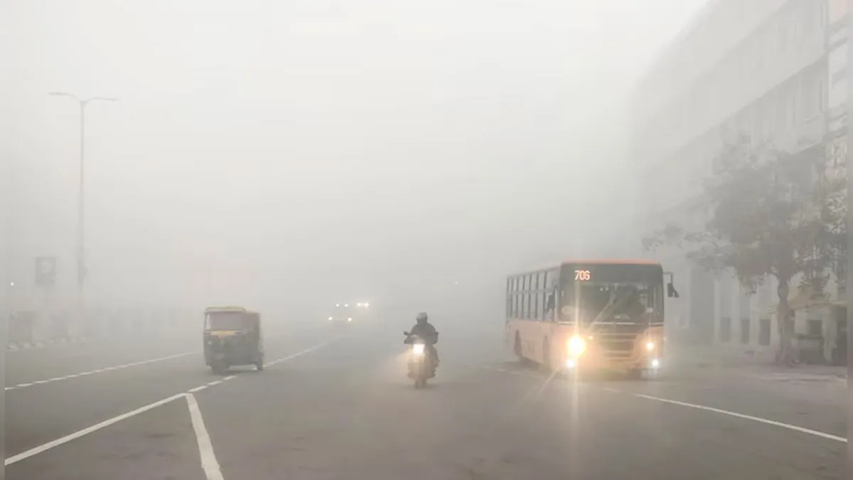 fog driving safety guidelines advisory from noida administration follow these rules to avoid1