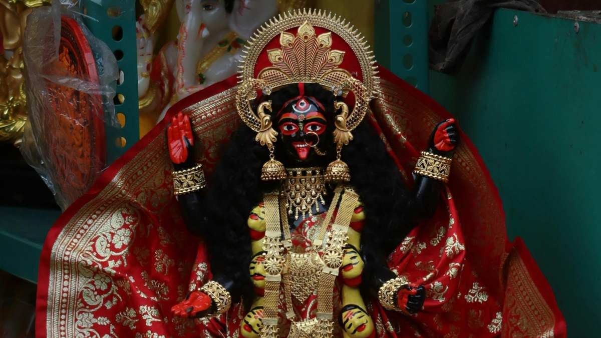 raat mein hi kyu ki jati hai maa kali ki puja