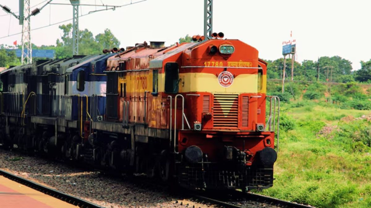 Indian Railway ने बढ़ाया क‍िराया, फ‍िर भी खुशकिस्मत हैं ये यात्री; क्या आप भी इस लिस्ट में शामिल हैं?