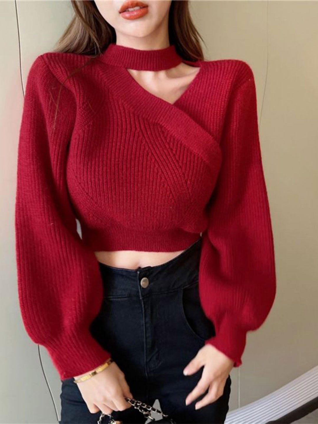 crop cutted  high neck design