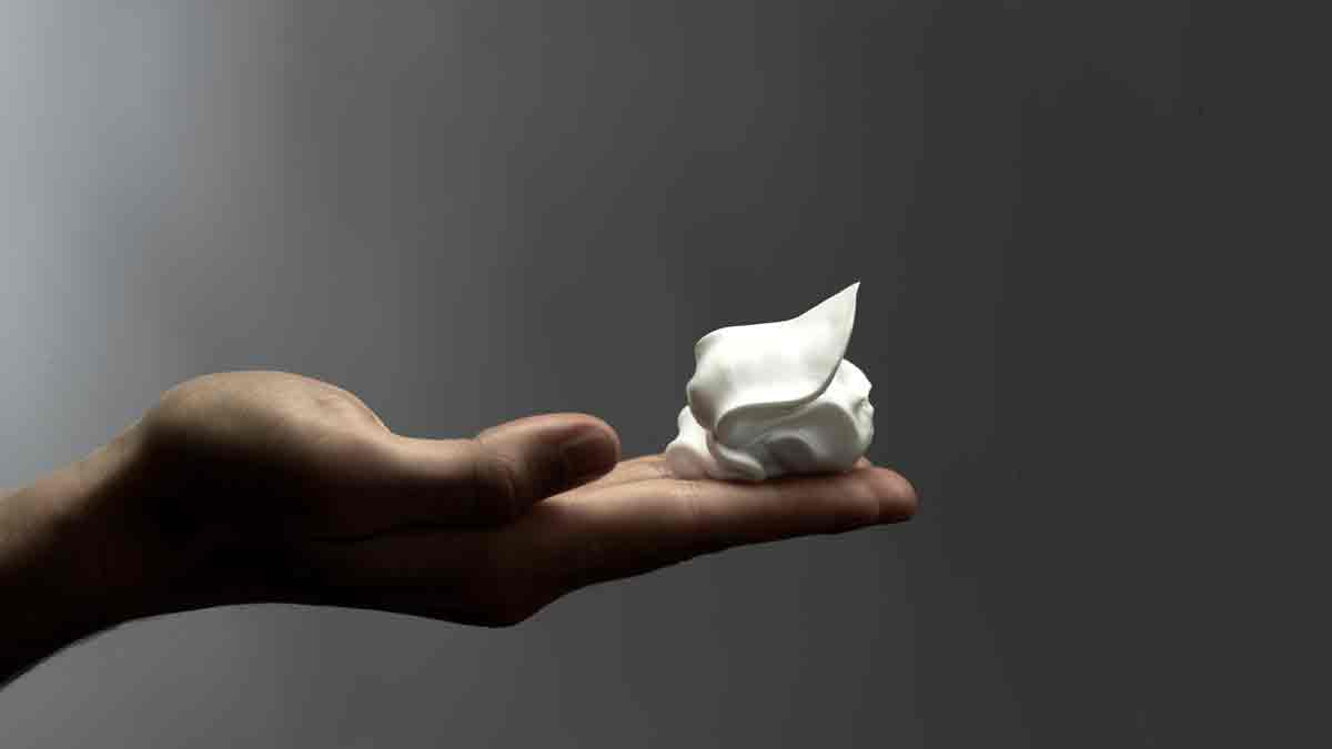 how to remove foog from glass