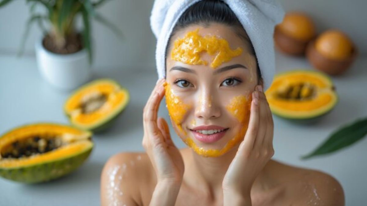 चेहरे के लिए ऐसे इस्तेमाल करें पपीता और मुल्तानी मिट्टी, एक्सपर्ट ने बताया खास तरीका