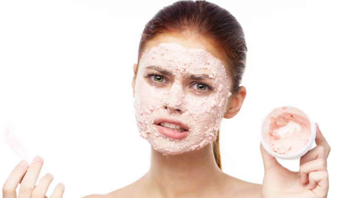 Dead Skin के लिए आजमाएं एक्सपर्ट का बताया ये खास स्क्रब, जानें बनाने का आसान तरीका