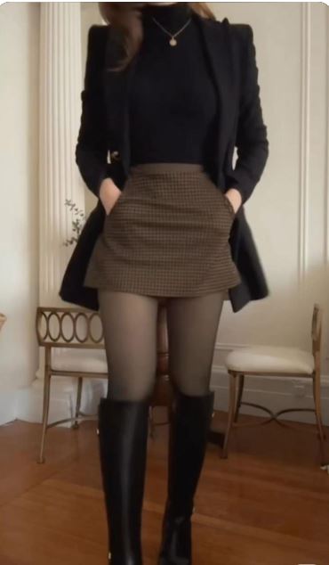 mini skirt outfit ideas for new year party look