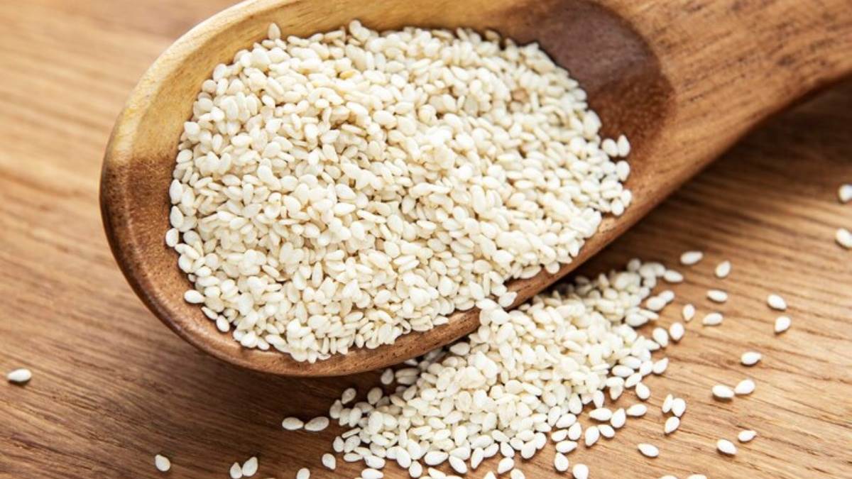 Til Gur ladoo recipe