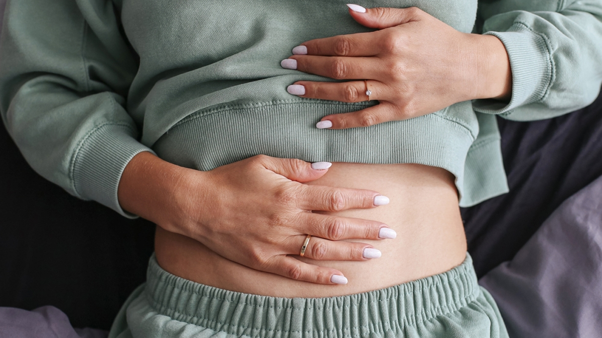 पेट में हमेशा रहती है गैस और आते हैं स्मेली फार्ट? कहीं लिवर की खराबी तो नहीं इसकी वजह