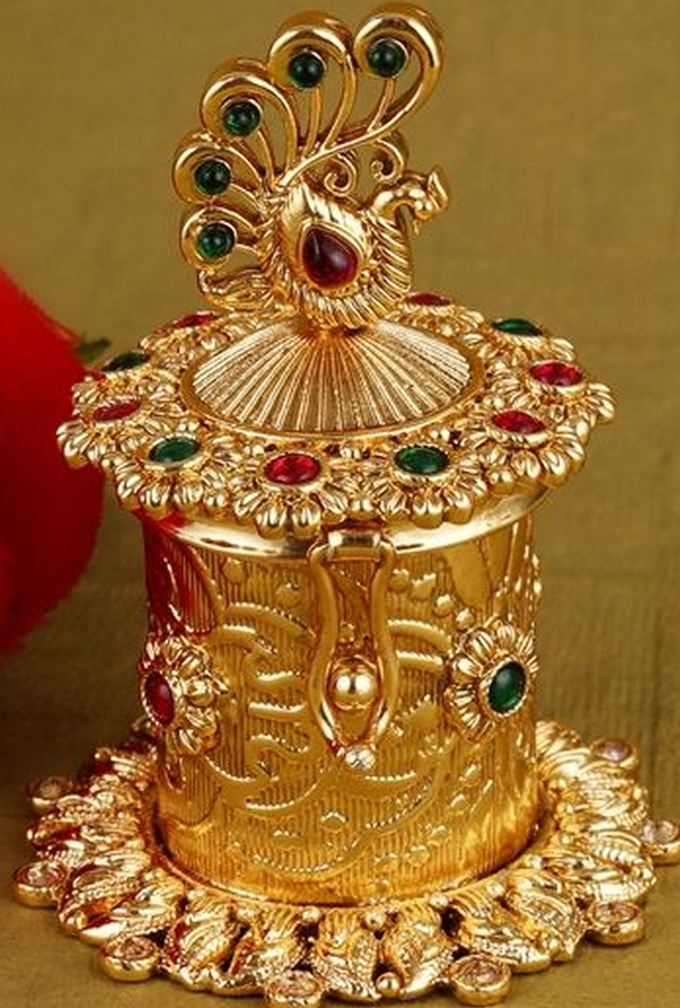 gold sindoor dani designs